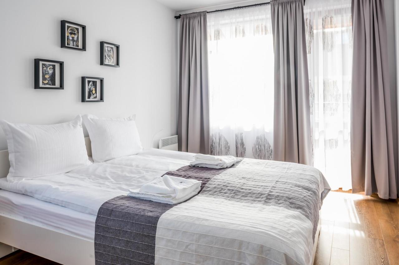 City View Apartment With 2 Bedrooms And Free Garage 布拉格埃夫格拉德 外观 照片