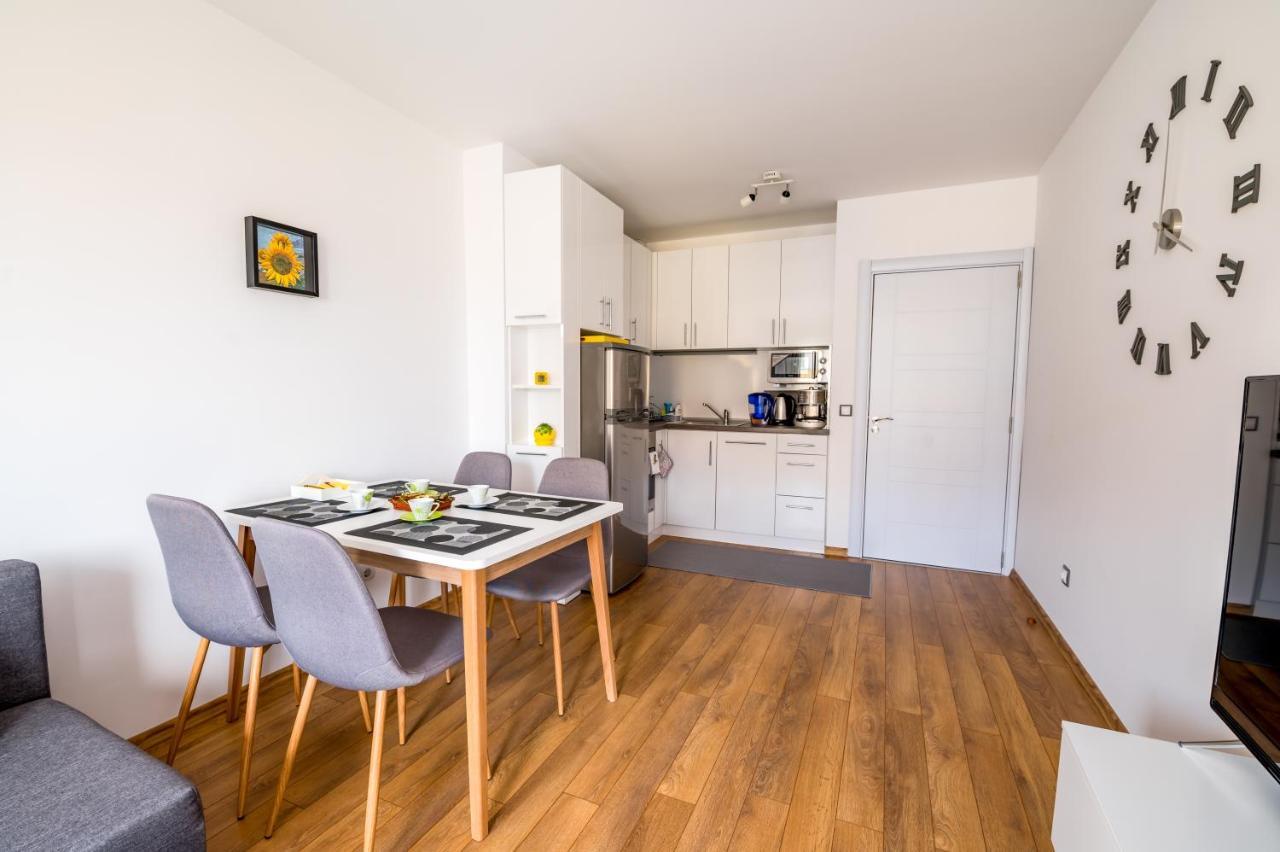 City View Apartment With 2 Bedrooms And Free Garage 布拉格埃夫格拉德 外观 照片