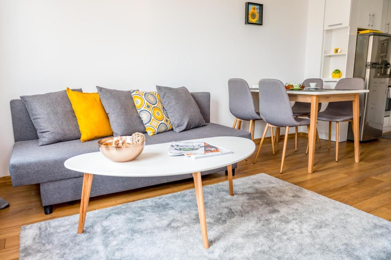 City View Apartment With 2 Bedrooms And Free Garage 布拉格埃夫格拉德 外观 照片